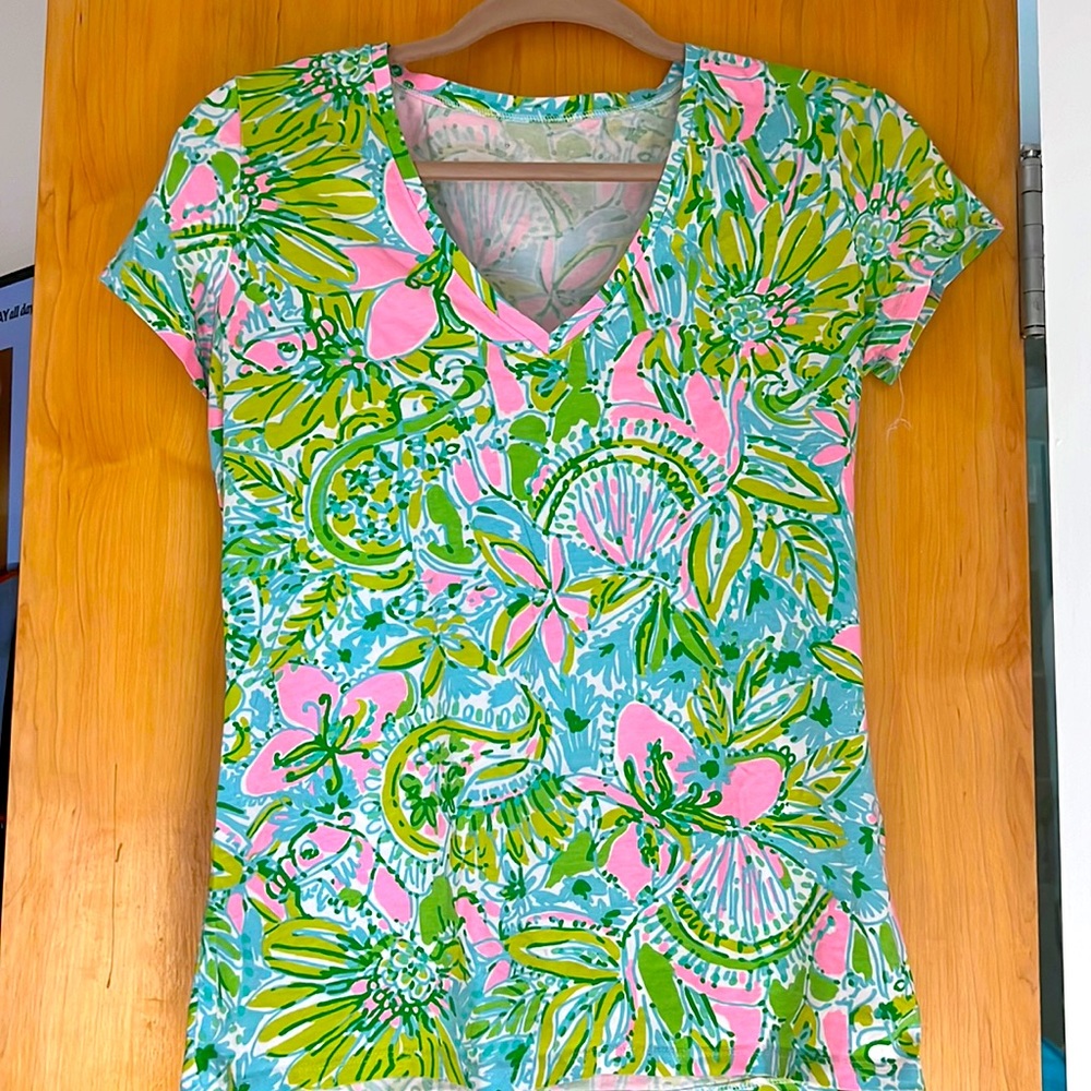 Lilly Pulitzer V-neck tee